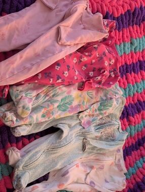 Set Of 5 Baby Carter's Pink Floral & Pastel Footie Sleepers Size 6M